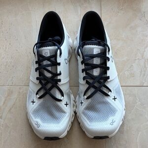 ON CLOUD X 3 Women's Shoe